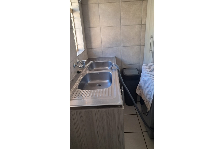 2 Bedroom Property for Sale in Heuwelsig Free State
